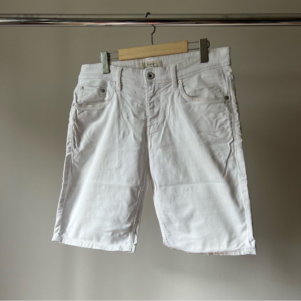 White Men's Shorts
